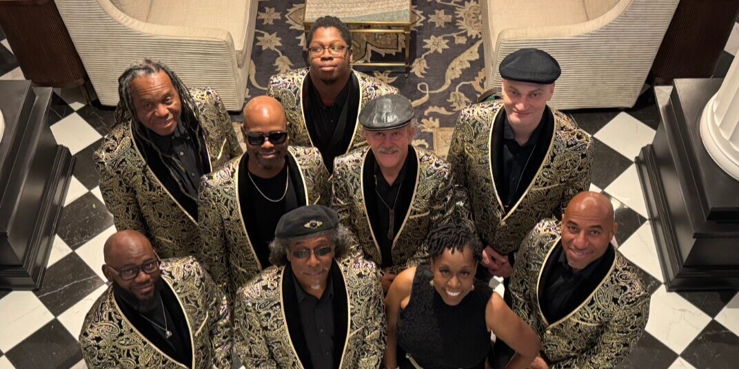 Overview picture of Toy Factory band
